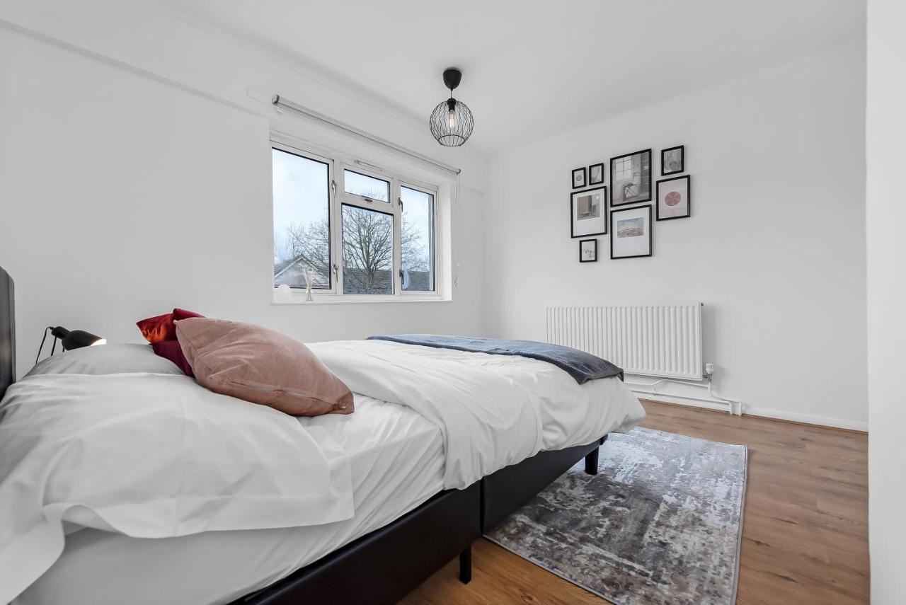 Stylish Excel 3 Bedroom Flat ロンドン エクステリア 写真