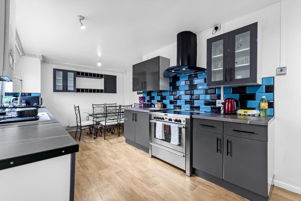 Stylish Excel 3 Bedroom Flat ロンドン エクステリア 写真