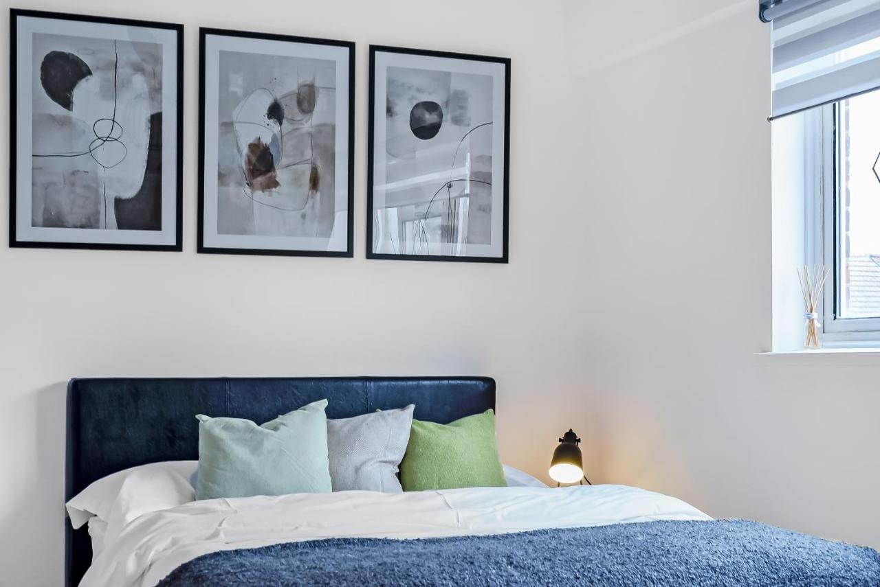 Stylish Excel 3 Bedroom Flat ロンドン エクステリア 写真