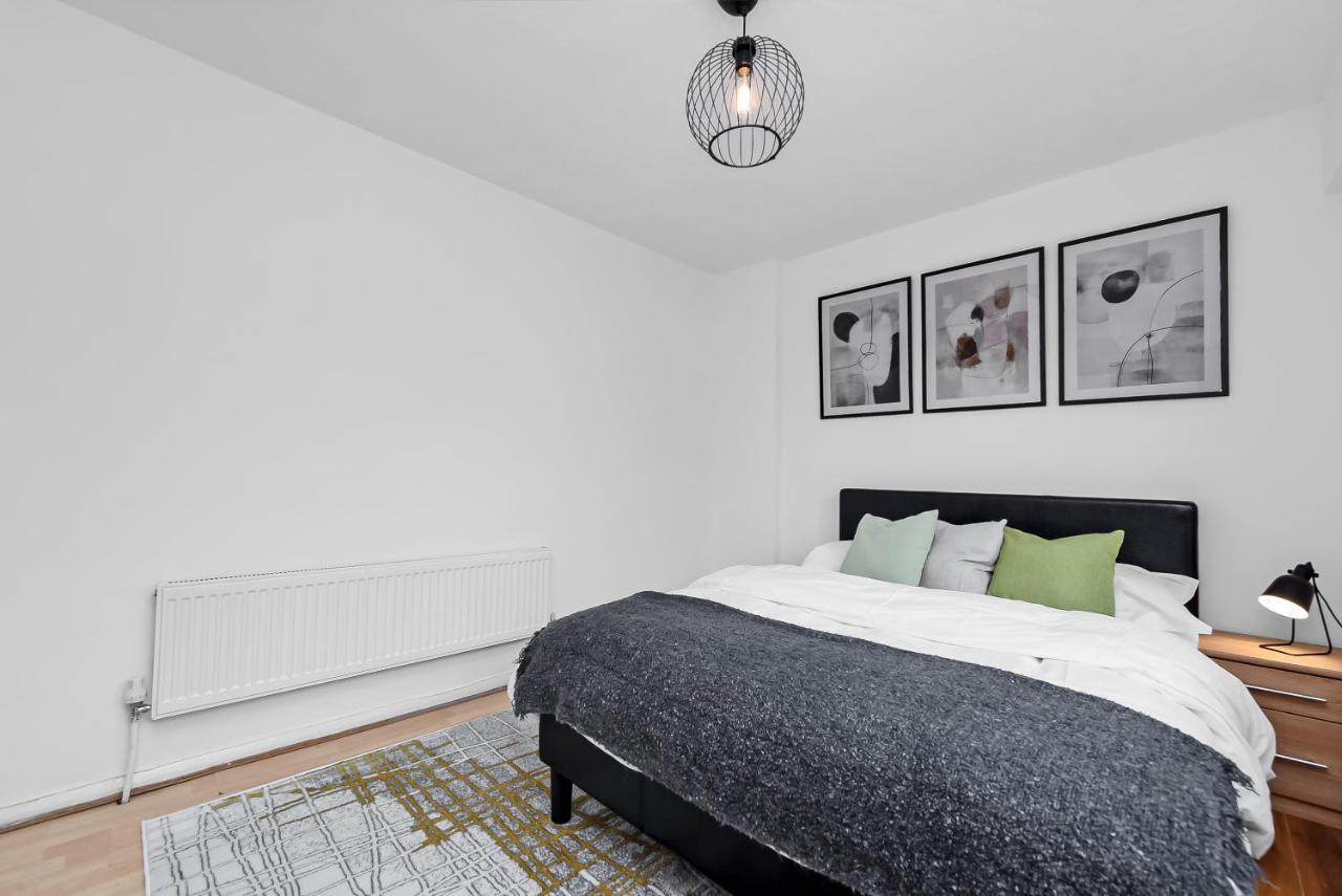 Stylish Excel 3 Bedroom Flat ロンドン エクステリア 写真