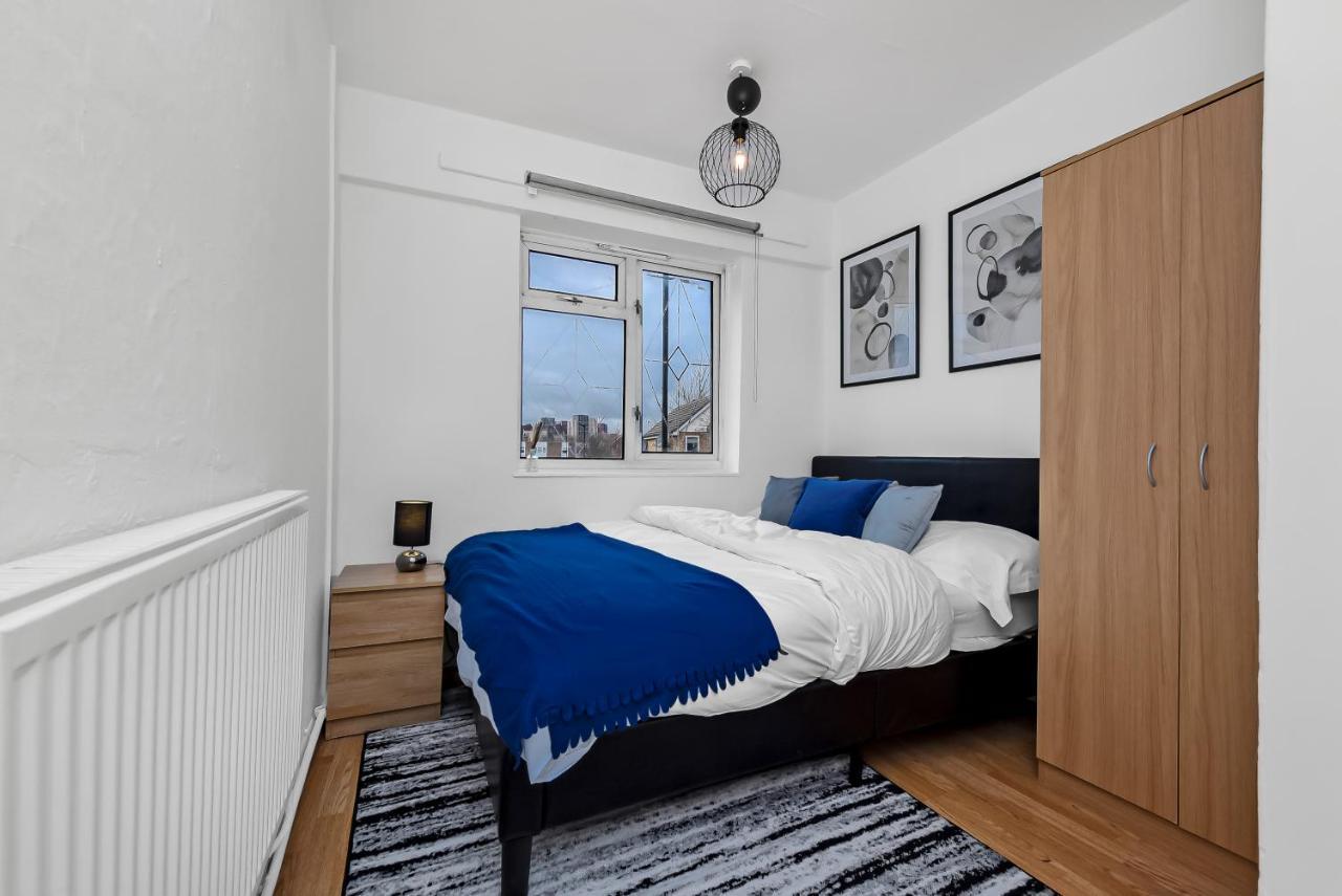 Stylish Excel 3 Bedroom Flat ロンドン エクステリア 写真